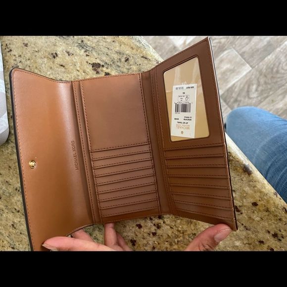 New mk large trifold wallet ❤️ - Picture 7 of 15